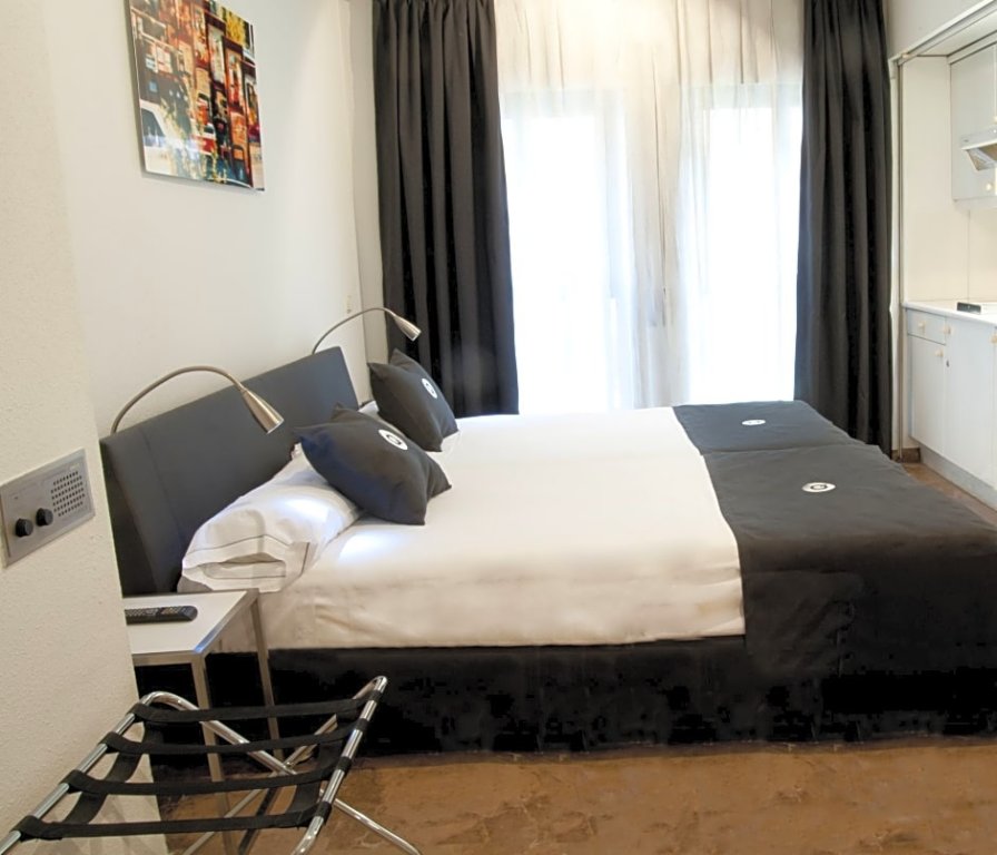 Фото Apartahotel Quo Eraso