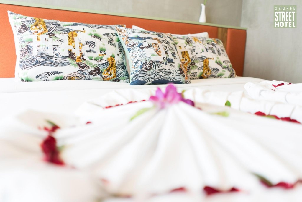 Фото Samsen Street Hotel