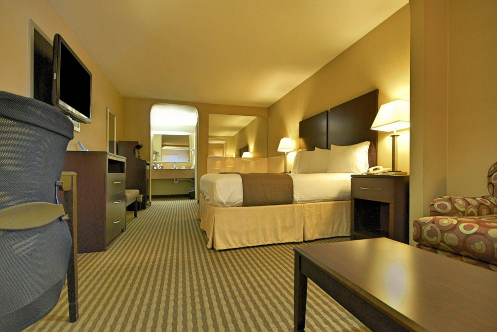 Фото Best Western Cedar Inn