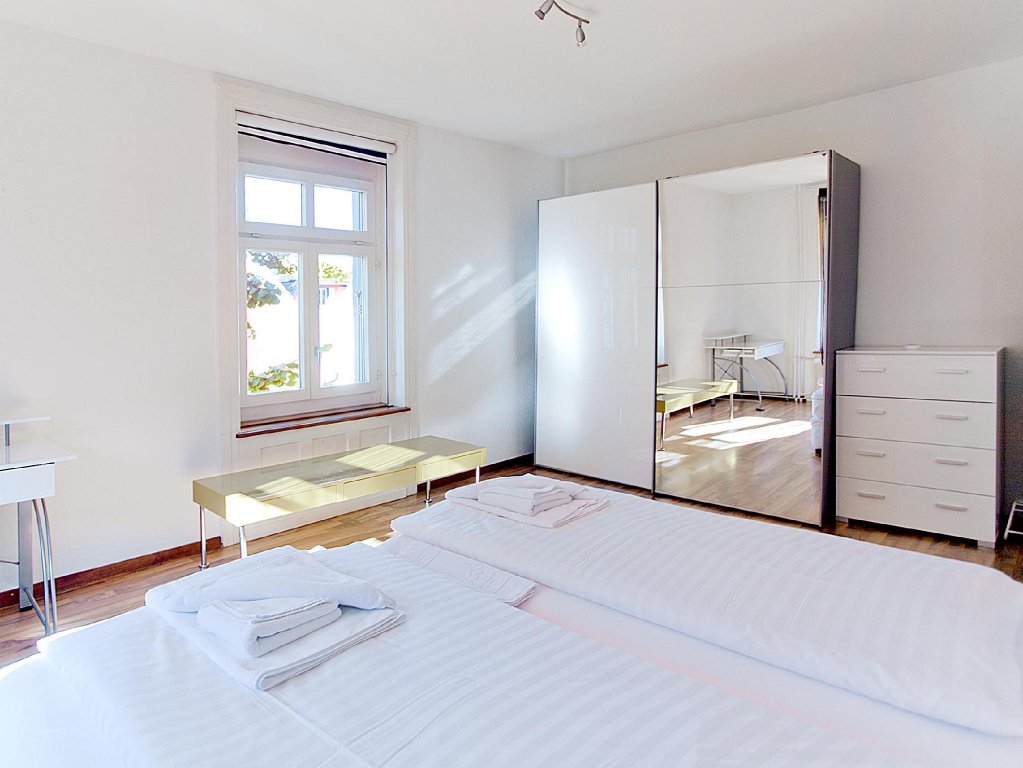 Фото Luxury Apartments by Livingdowntown