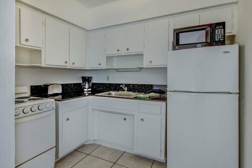 Внешний вид отеля Blue Strawberry by the Sea в Лодердейл-бай-зе-Си, фото 4