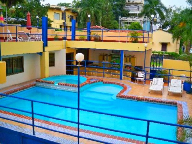 Гостиница La Cresta Inn в Панаме