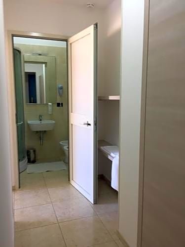 Фото Hotel Athena