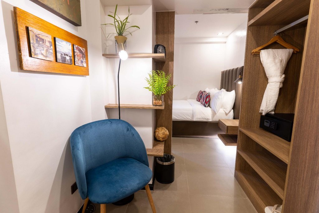 Фото RedDoorz Plus @ Poblacion Makati