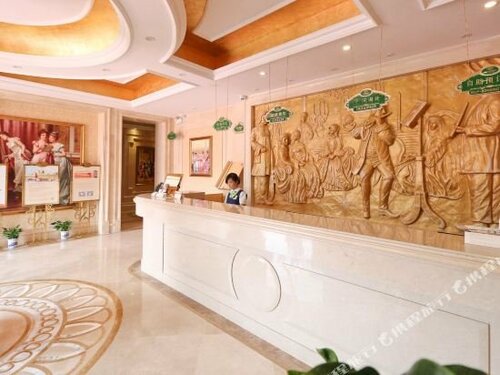 Гостиница Vienna Hotel Shenzhen Shiyan Tianbao Road Branch в Шэньчжэне