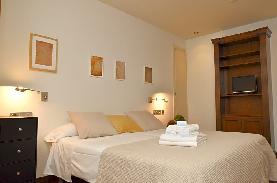 Фото Hotel Reina Adosinda