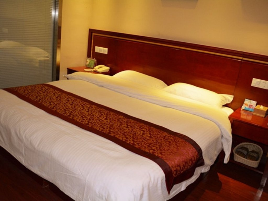 Фото GreenTree Inn ZhenJiang JieFang Road University Affiliated Hospital Ex