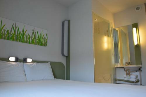 Внешний вид отеля Ibis budget Cholet Centre в Шоле, фото 5