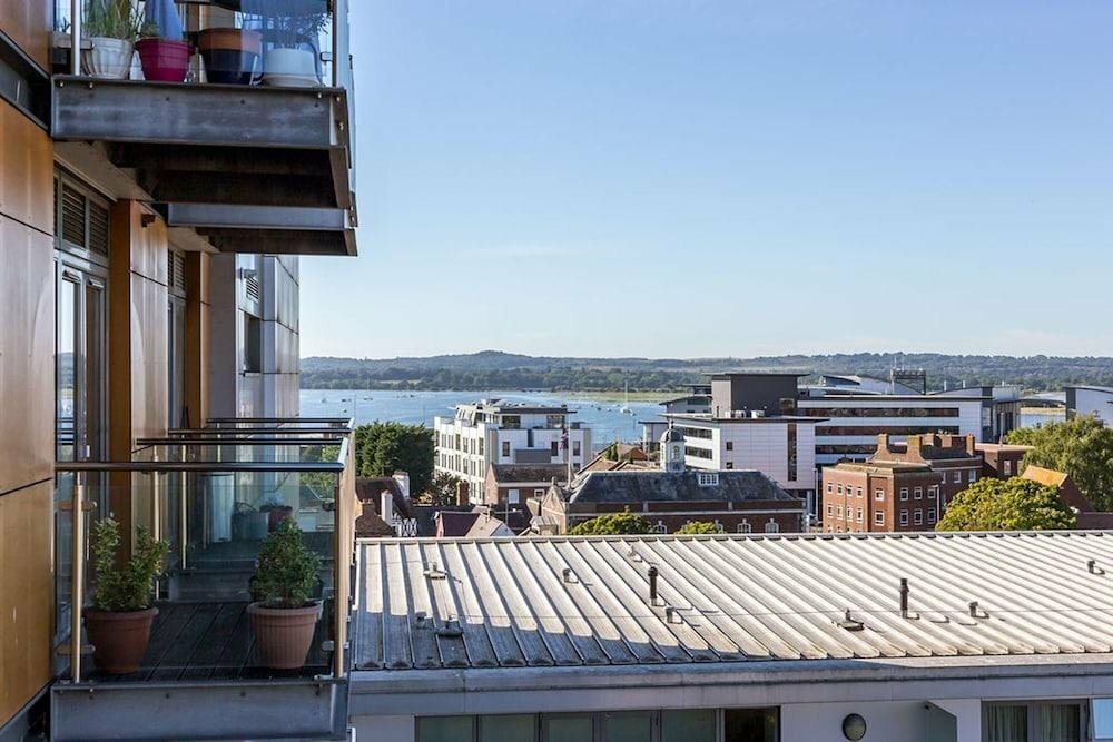 Hotel Azure Views, Poole, photo