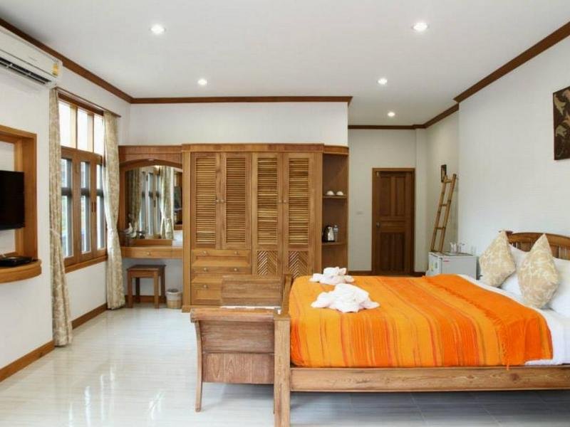 Фото Small Hotel