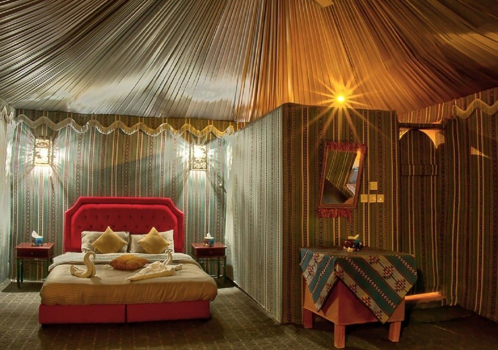 Фото Captain's Hotel