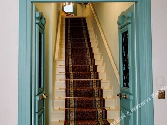 Фото 999 Luxury Hotel