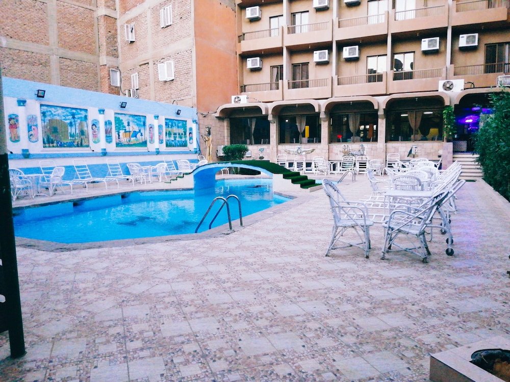 Фото Shady Hotel