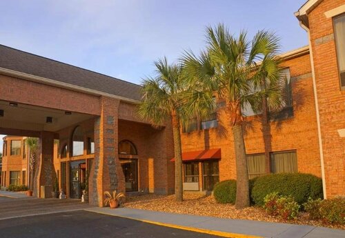 Гостиница Comfort Inn & Suites Perry National Fairgrounds Area