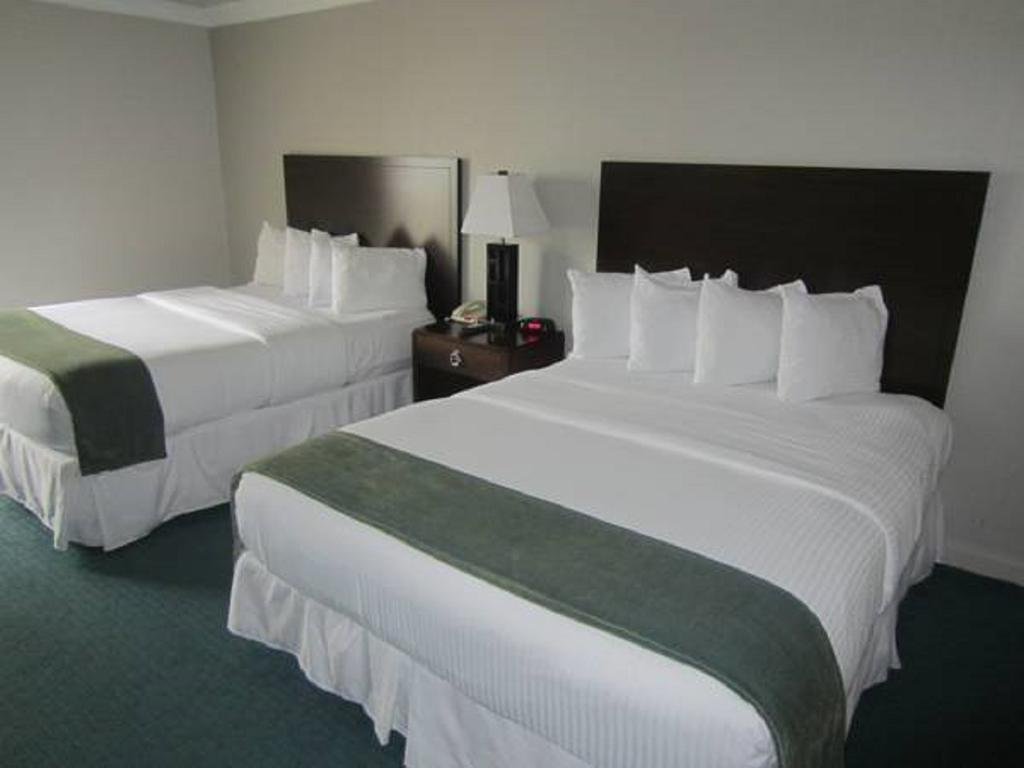 Фото Cannery Row Inn