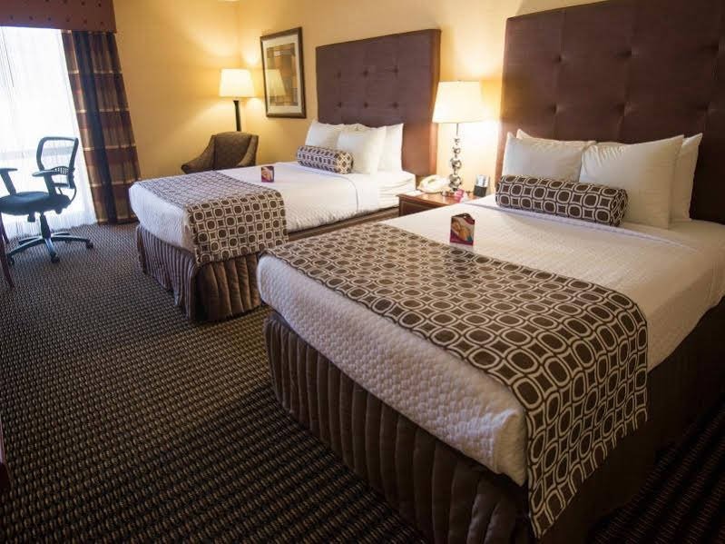 Фото Crowne Plaza Dallas Downtown