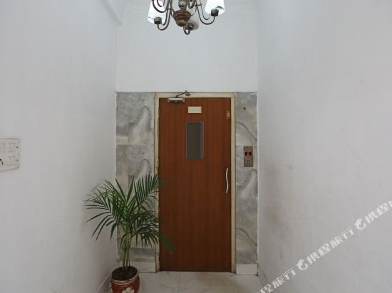 Фото Oyo 2911 The Pearl Hotel