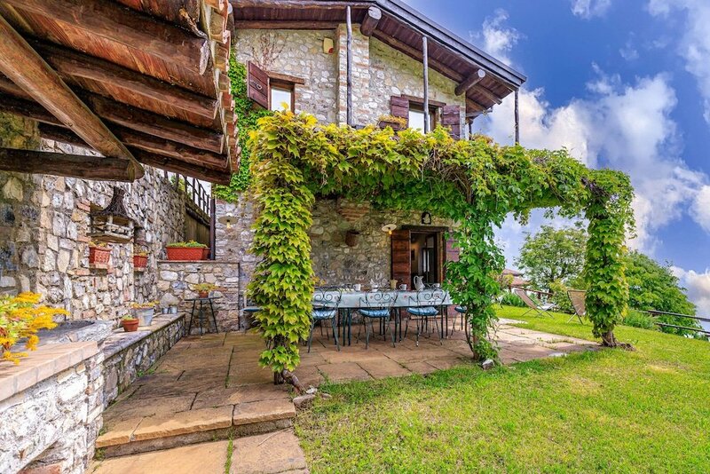 Апартаменты Mimosa in Hilly area