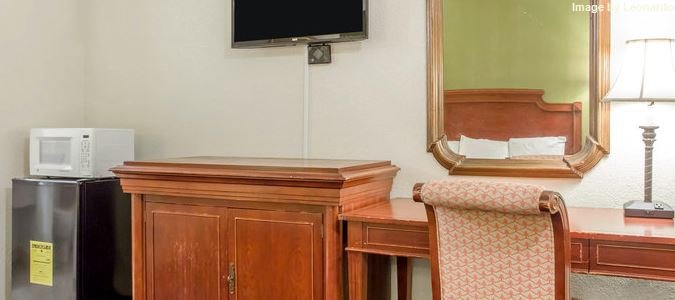 Фото Rodeway Inn & Suites Fort Jackson