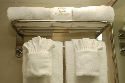 Фото Riverside Hotel