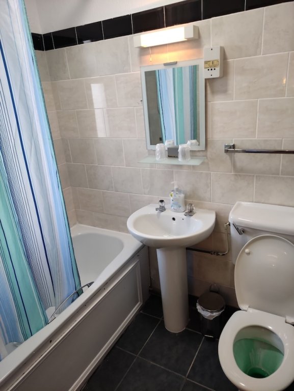 Фото The Brentwood Hotel