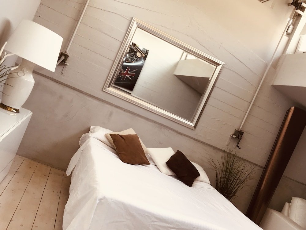 Фото Loft Navigli with Private Garden