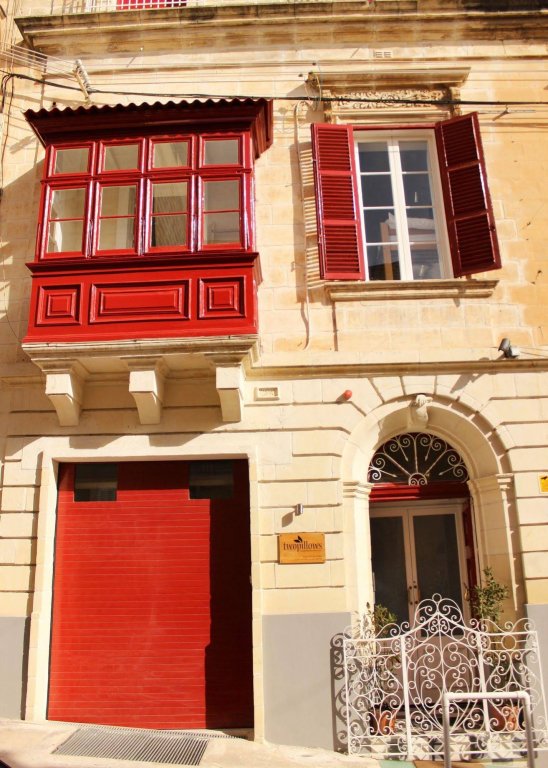 Фото Two Pillows Boutique Hostel