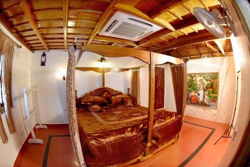 Фото Sharada International Hotel