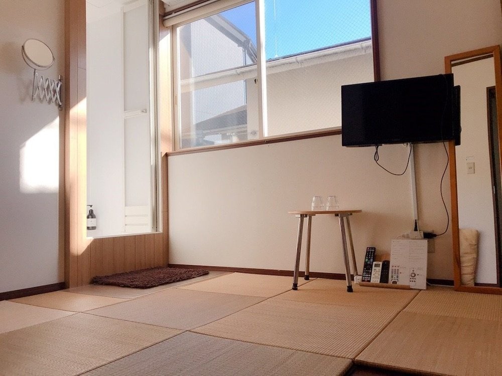 Фото Iza Kamakura Guest House & Bar