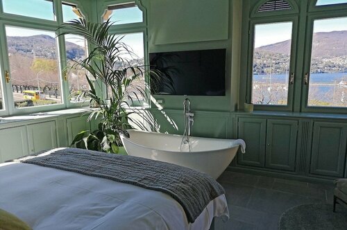 Гостиница Bello Lake Como Suites в Комо