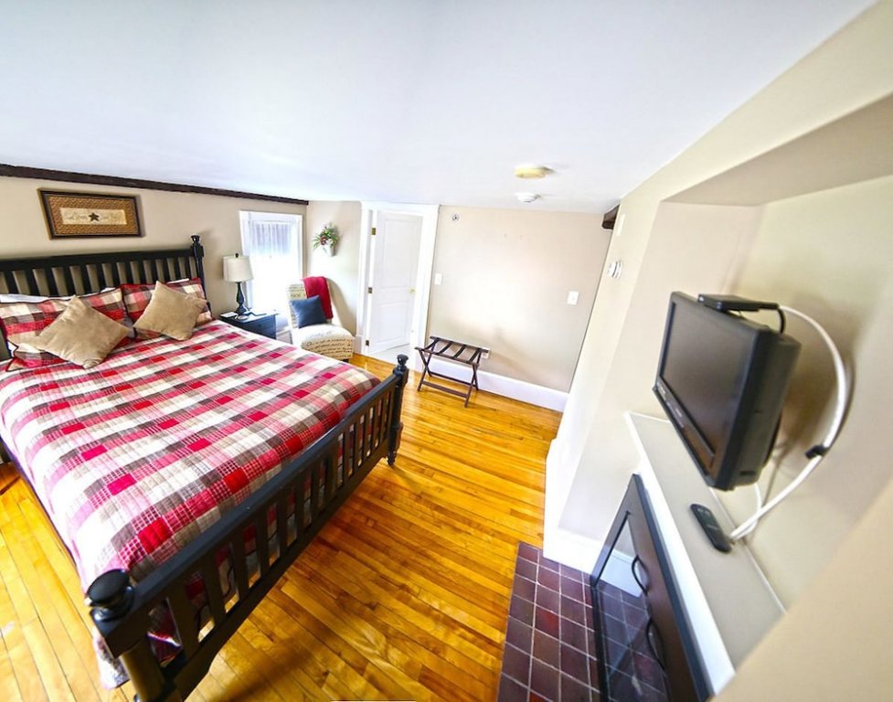 Фото The Ballard House Inn