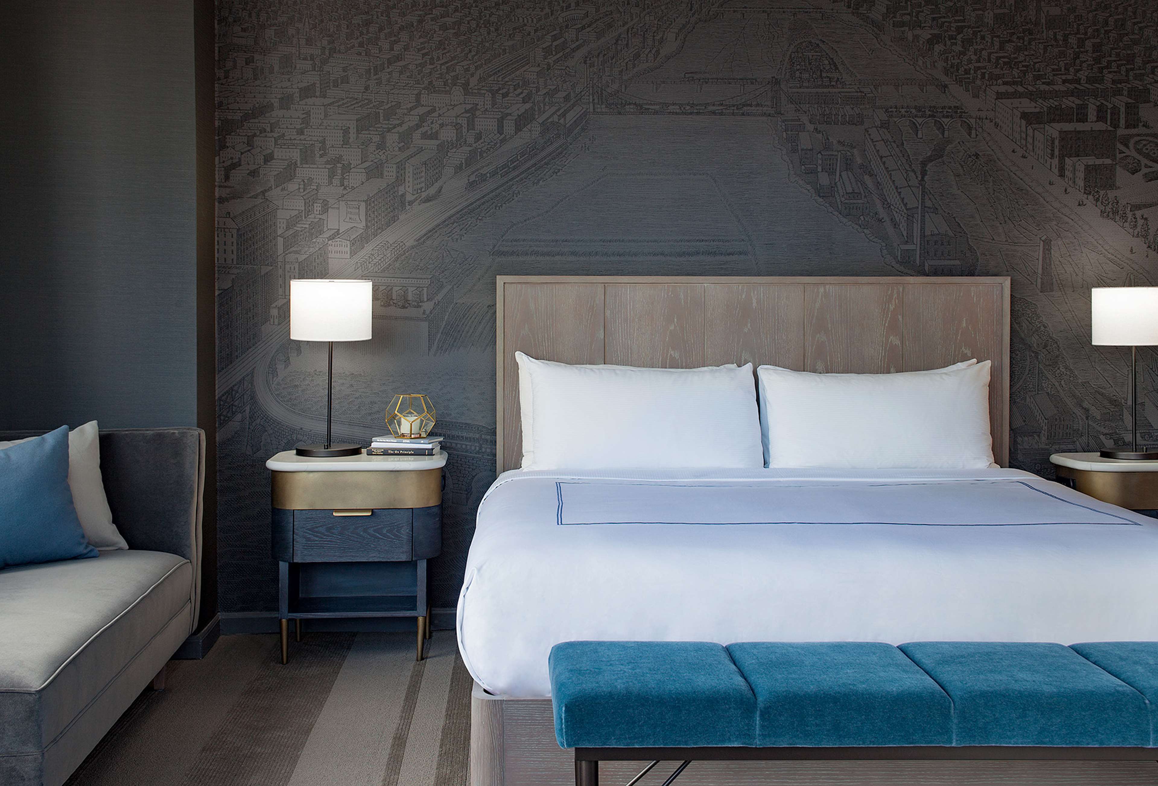 Фото The Marquette Hotel, Curio Collection by Hilton