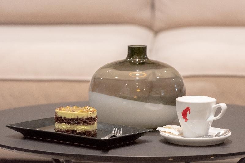 Фото Hotel Kolovare