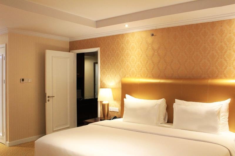 Фото Adimulia Hotel Medan