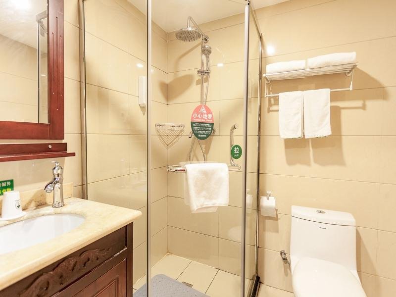 Фото GreenTree Guiyang Shifu Court Street Hotel