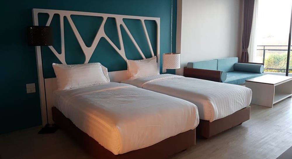 Фото The Whe-la Wha-le Hotel