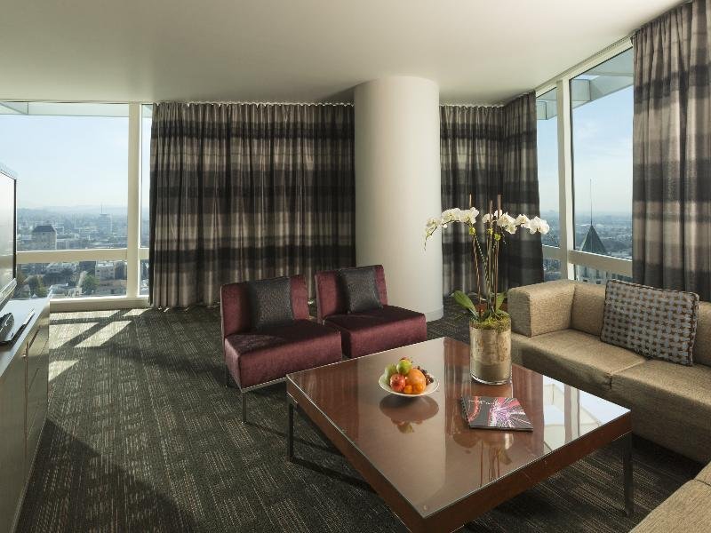 Фото Loews Hollywood Hotel