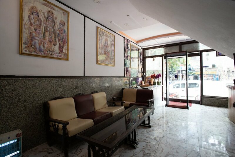 Гостиница Oyo 23563 Kg Palace в Дели