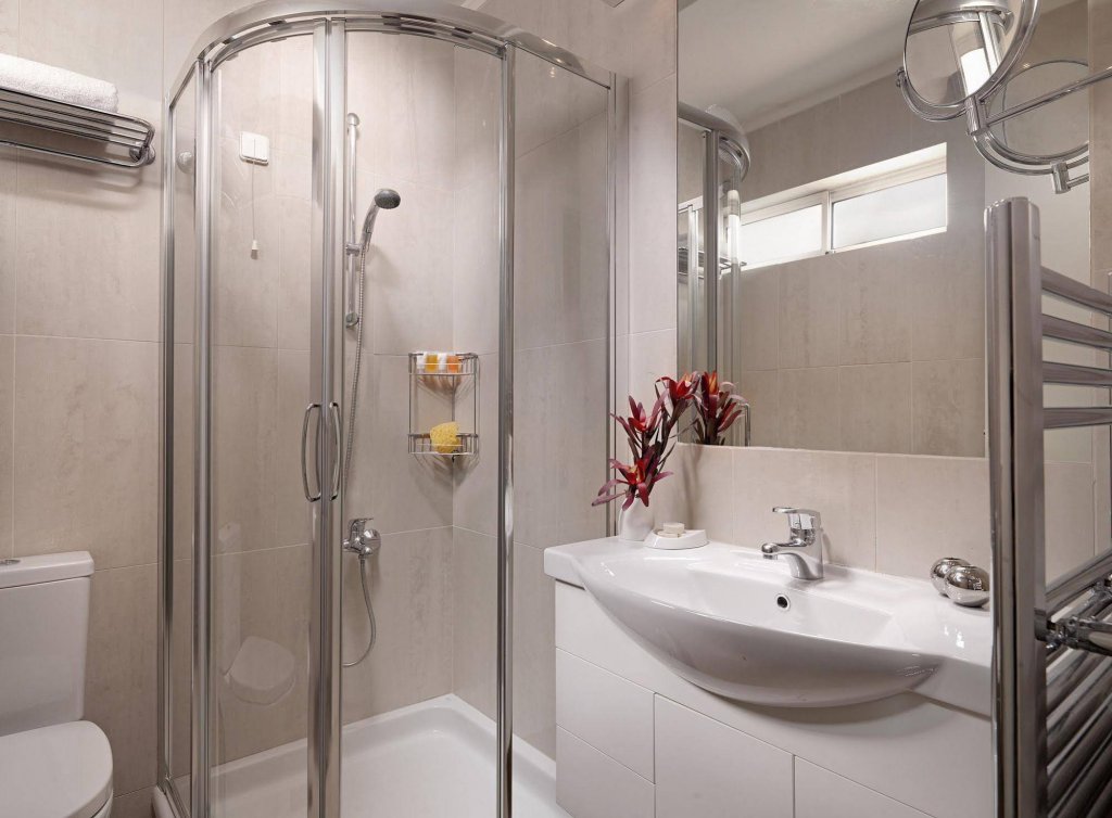 Фото Blazer Suites Hotel