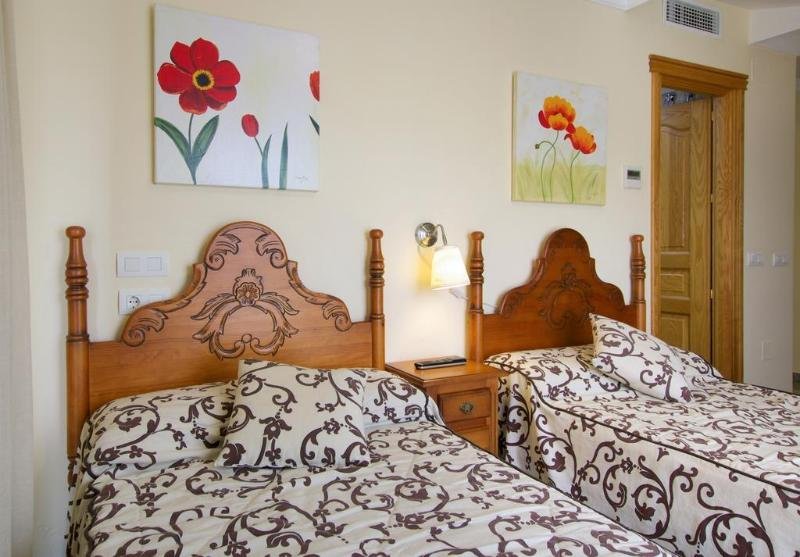 Фото Hotel Reyesol