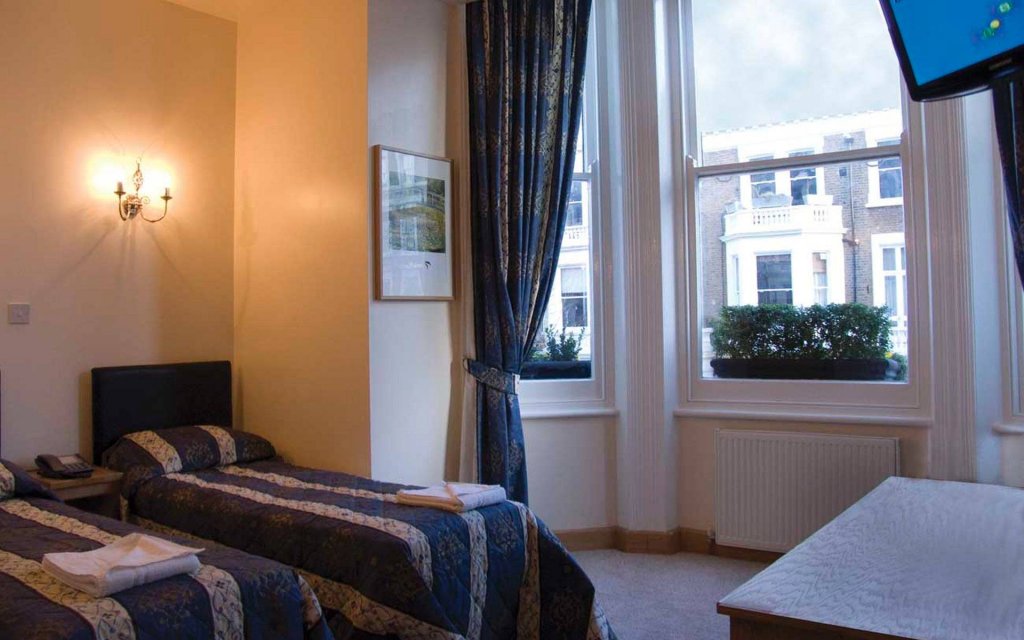 Фото Oxford Hotel Earl's Court