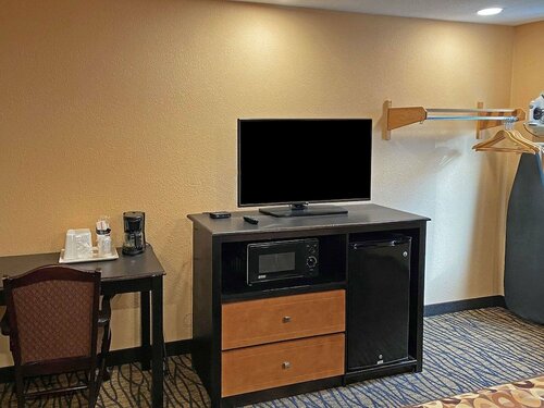 Гостиница Quality Inn Lees Summit - Kansas City в Лис Саммите