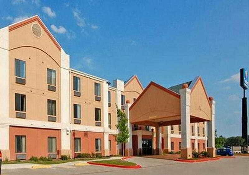 Гостиница Comfort Suites Medical Center near Six Flags в Сан-Антонио