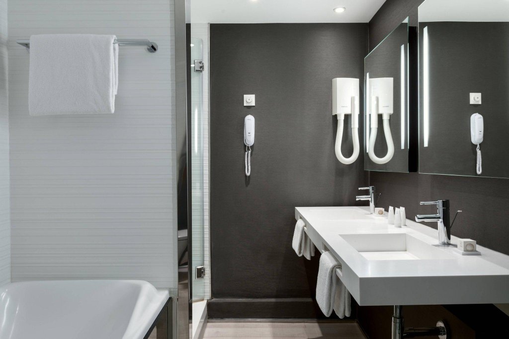 Фото Ac Hotel by Marriott Nice