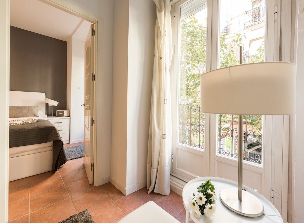 Фото Reina Sofia Boutique - MADFlats Collection