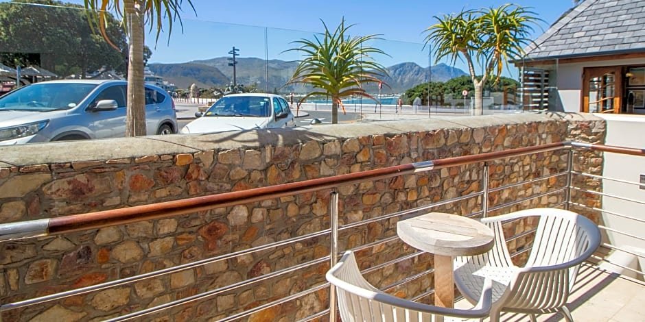 Фото Harbour House Hotel