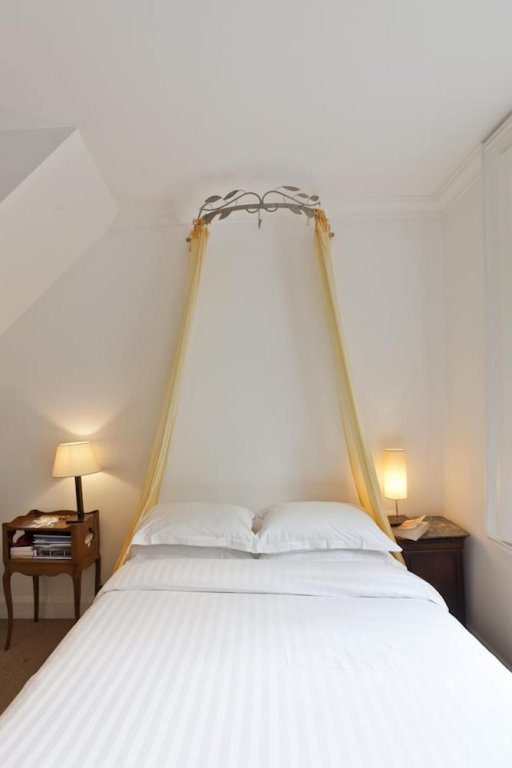 Фото Ladbroke Square II by Onefinestay