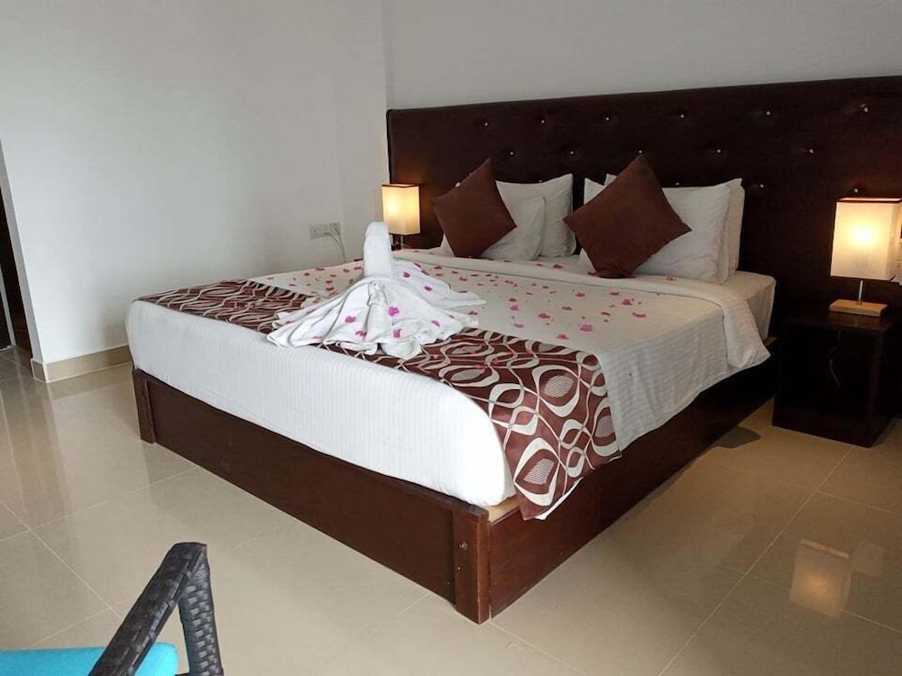 Фото Отель Trincomalee Beach Resort & Spa