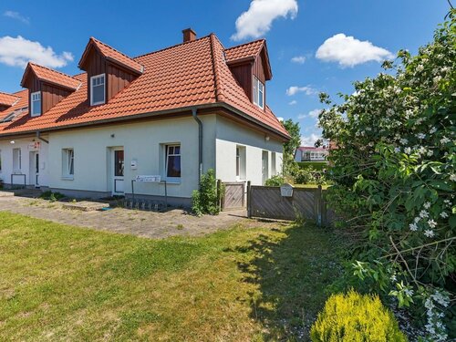 Гостиница Garden-view Apartment in Lübow With Terrace