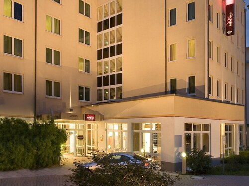 Гостиница Mercure Neu-Isenburg в Ной-Изенбурге